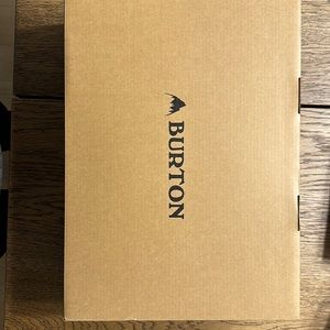 Burton grom BOA. This was worn for three lessons last season.   Like new.